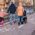 Danijoje gyvenusiai lietuvių šeimai iš šalies teko bėgti su trimis mažamečiais: tarnybos įspėjo, kad vaikai bus atimti