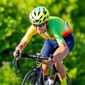 Žaidynių dviračių trasoje vienintelę lietuvę pristabdė ne karštis, o baimė po skilusio šonkaulio – galėjo būti 15-uke