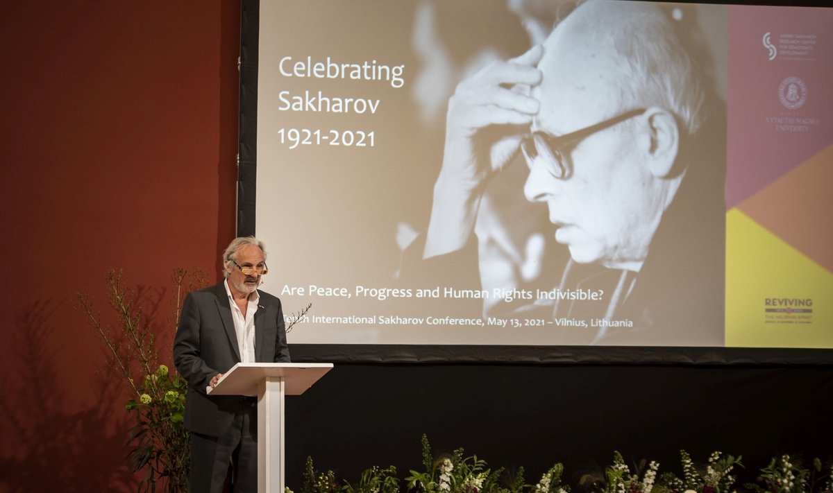 Robert van Voren. Sacharovo konferencija Vilniaus rotušėje