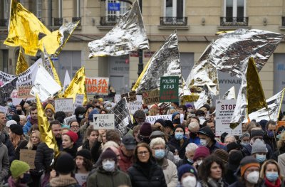 Protestai Lenkijoje dėl migrantų atstūmimo nuo sienos