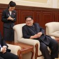 Nauji Kim Jong Uno draudimai: nusitaikė į moterų aprangą