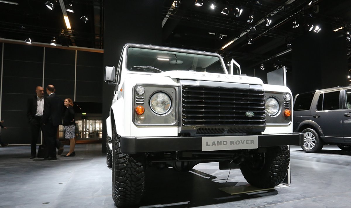 "Land Rover Defender" gamyba buvo nutraukta pernai