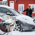 Elektromobilis žiemą: ekspertai pasakė, kaip galima greičiau įkrauti ir nuvažiuoti didesnį atstumą