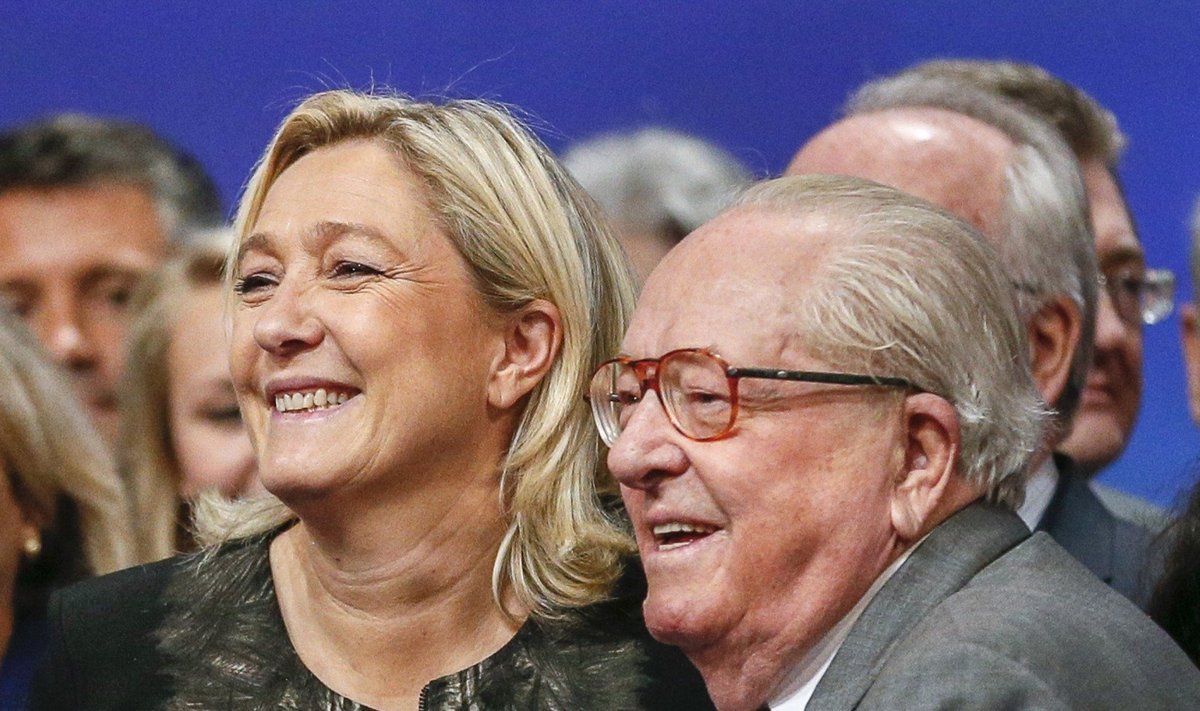 Marine Le Pen ir Jeanas-Marie Le Penas 