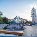 На Кафедральной площади появилась загадочная сцена: вильнюсцев ждет грандиозный концерт