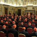 Кардиналы начинают процесс избрания нового папы римского