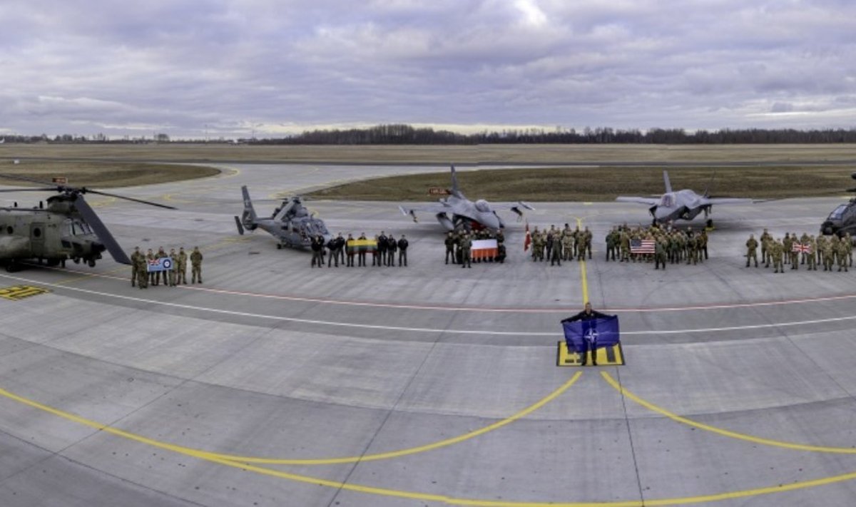 Lietuvos kariuomenės Karinių oro pajėgų Aviacijos bazėje – sustiprinta sąjungininkų oro pajėgų laikysena