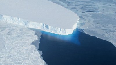 Nuotraukoje matyti, kaip tirpsta didžiulis Thwaites ledo masyvas 
