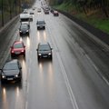 Perspėjo vairuotojus: atšalus orams – daugiau pavojų kelyje