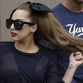 Lady Gaga pas D.Versace užsisakė neįprastą vestuvių suknelę