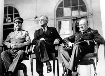 Josifas Stalinas, Winstonas Churchillis, Franklinas Rooseveltas Teherano suvažiavime