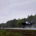 Suomijoje pirmą kartą greitkelyje leidosi „Lockheed Martin F-35A“ naikintuvai