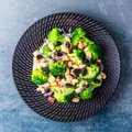 Brokolių salotos su obuoliais ir anakardžiais – gaivios ir sočios