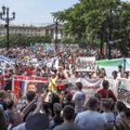 Rusijos Chabarovske dešimtys tūkstančių žmonių protestuoja prieš gubernatoriaus suėmimą