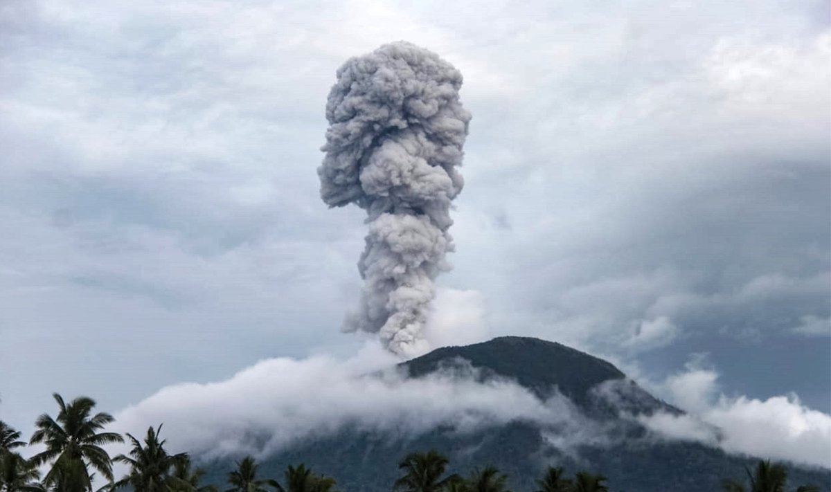 Ibu ugnikalnio išsiveržimas vyko ir 2019 metais.