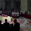 Velionis popiežius emeritas Benediktas XVI pašarvotas Vatikane