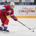 ФОТО, ВИДЕО: Путин упал во время хоккейного матча