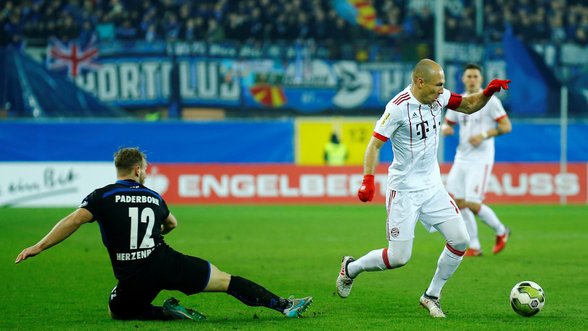 Vokietijos taurės ketvirtfinalyje „Bayern“ jautėsi lyg treniruotėje ir skaudžiai baudė varžovus