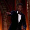 Akibrokštas „Oskarų“ scenoje: Willas Smithas vožė apie jo žmoną pajuokavusiam komikui