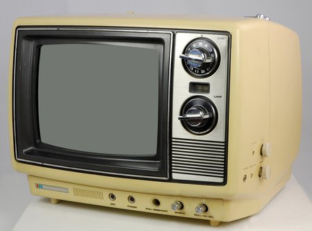 Įprastas tarybinis kineskopinis televizorius turėjo 51-61 cm įstrižainės ekraną ir... dažnai gesdavo