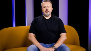 Užkalnis: kvepiu žole, senu medžiu ir žurnalais