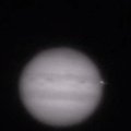 Nufilmuota, kaip paslaptingas dangaus kūnas atsitrenkia į Jupiterį