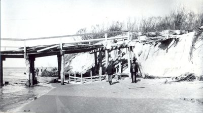 Tiltas po 1990 m. vasario audros