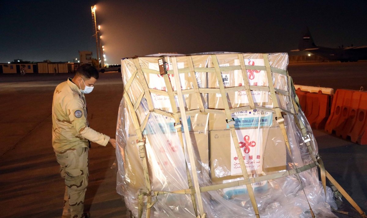 Irakas gavo pirmąją Kinijos dovanotą vakcinų nuo COVID-19 siuntą