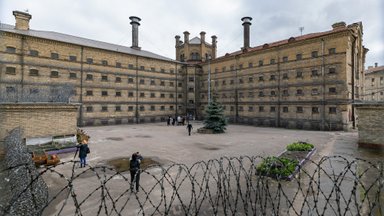 Lukiškių kalėjimas pavirs kalėdiniu kiemeliu: kas laukia vilniečių ir miesto svečių?
