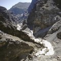 Kalnų perėjoje tarp Afganistano ir Pakistano lavina pražudė beveik 20 žmonių