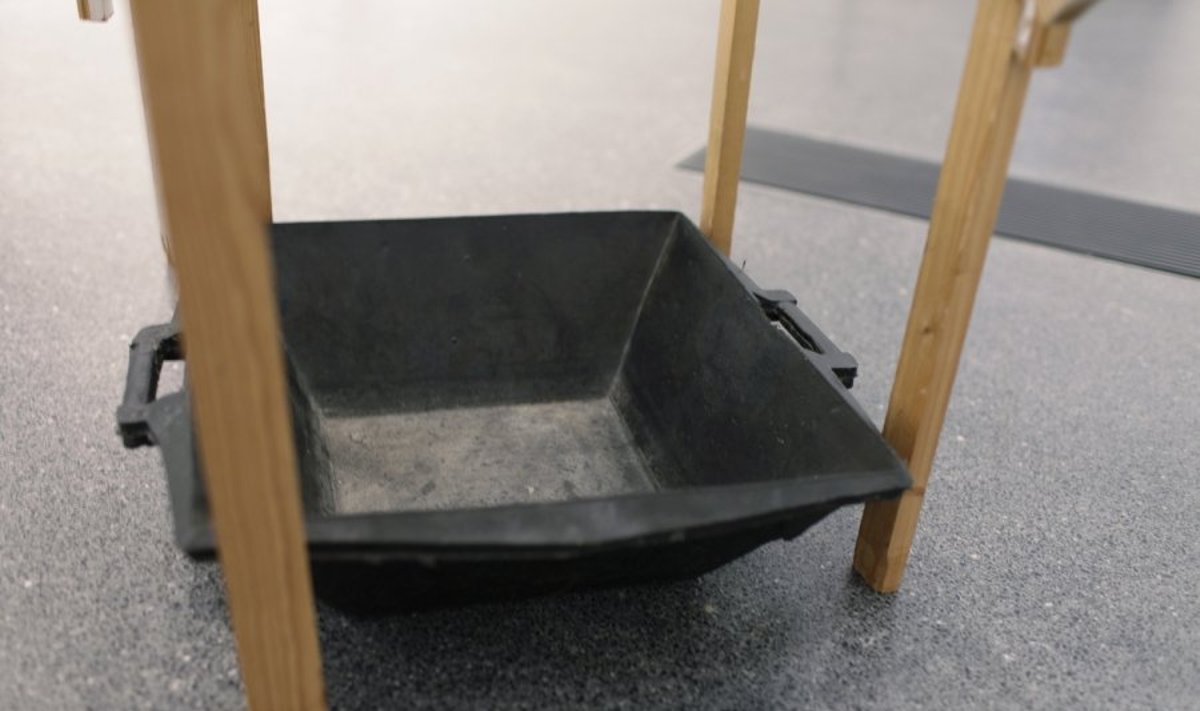 Martino Kippenbergerio instaliacija Dortmundo muziejuje "Kai pradės lašėti nuo lubų"