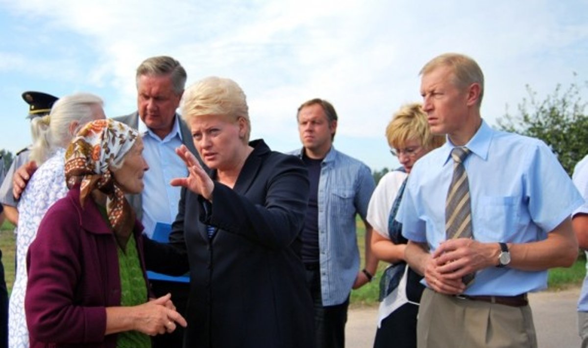 D.Grybauskaitė ir A.Kašėta lanko stichijos nusiaubtus rajonus, Liberalų sąjūdžio nuotr.