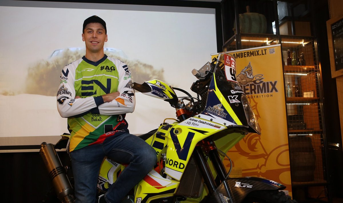 Arūnas Gelažninkas pristato Dakaro motociklą