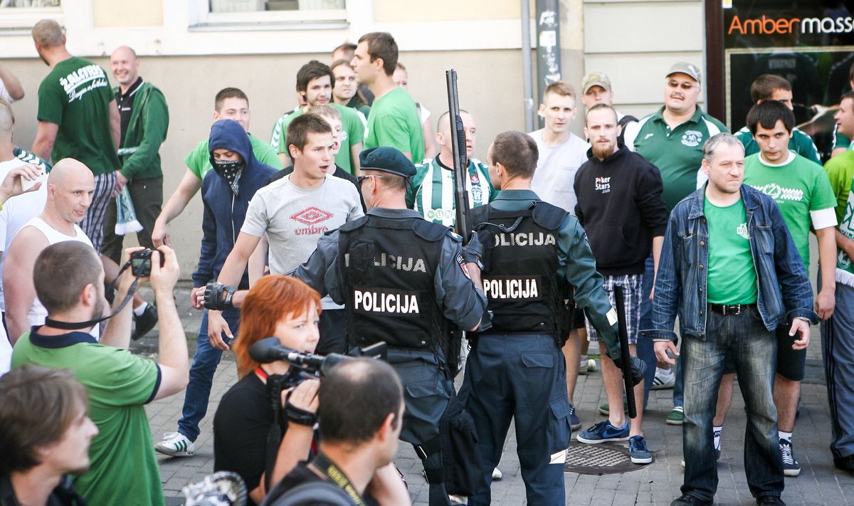 Policijos pareigūnai skiria "Žalgirio" ir "Lech" klubų fanus