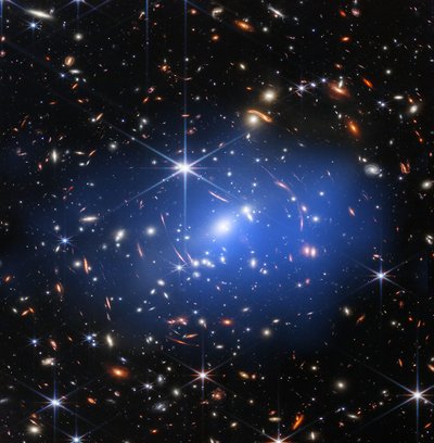 Galaktikų spiečius SMACS 0723 infraraudonųjų ir rentgeno spindulių ruože. JWST/Chandra teleskopas.