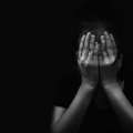 Kraupus vyro elgesys su sugyventinės dukra: mažametę seksualiai prievartavo 5 metus