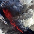 Rusijos Tolimuosiuose Rytuose ugnikalnis spjaudo lavą iš 5 kilometrų ilgio kraterio