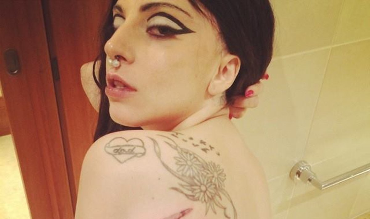 Nauja Lady Gaga tatuiruotė