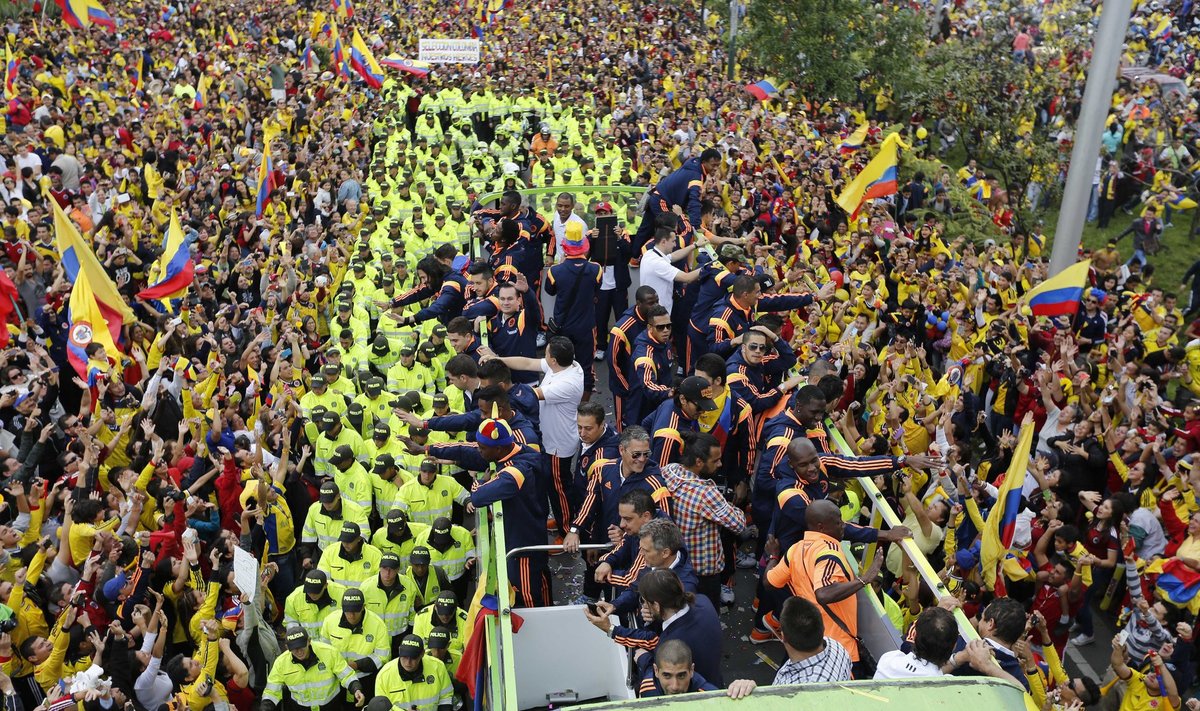 Kolumbijos futbolo rinktinė dalyvauja pagerbimo parade