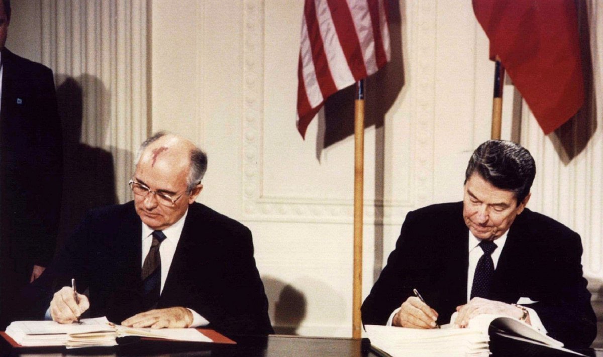INF sutarties pasirašymas, Ronaldas Reaganas ir Michailas Gorbačiovas