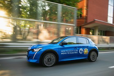 Vitoldas Milius ir Aidas Bubinas startuoja elektromobilių varžybose su "Peugeot"