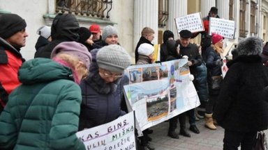 Klaipėdiečiai protestuoja prieš maksimalią uosto plėtrą
