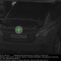 Rusijoje ant tralo vežtas „Subaru“ nubaustas už greičio viršijimą