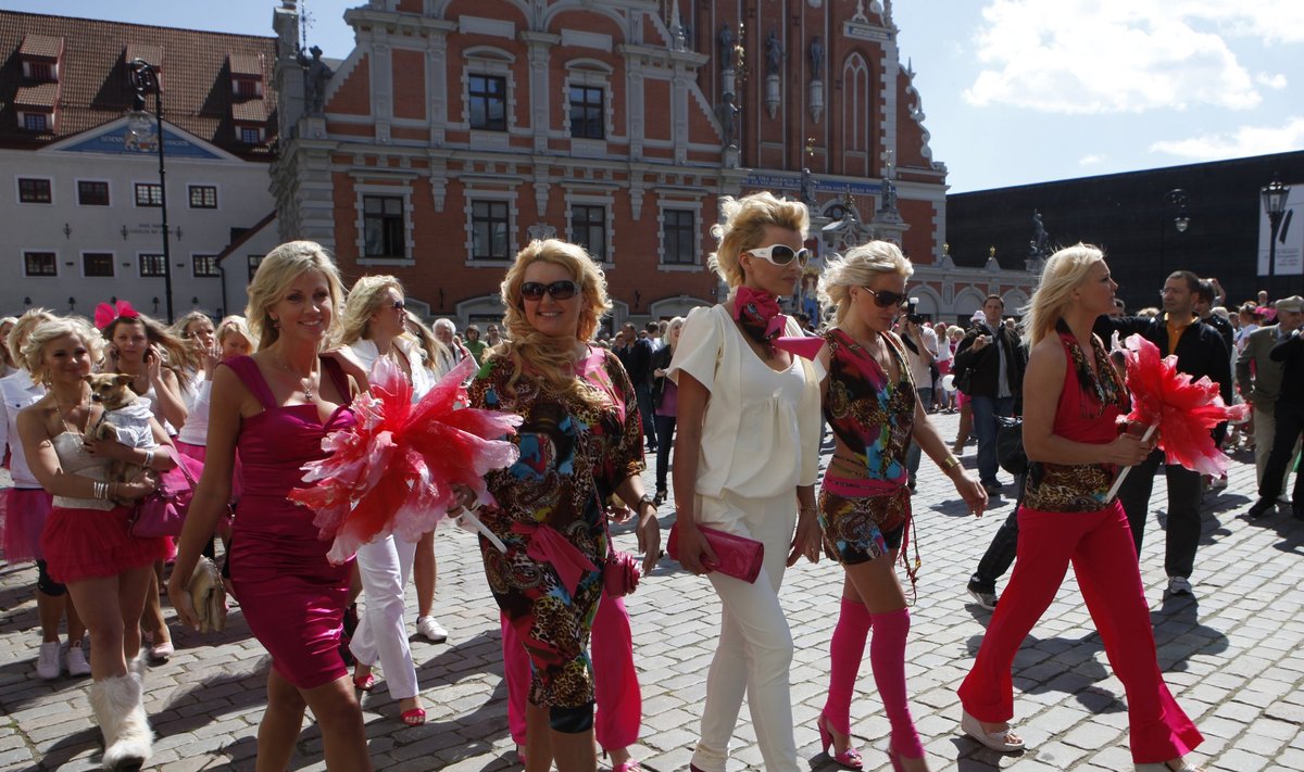 Blondinių paradas Rygoje, 2010