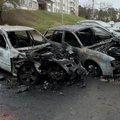 Mįslingas gaisras Lentvaryje: ankstų rytą degė penki automobiliai