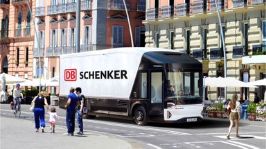 „DB Schenker“ stato ant elektros kortos: užsakė 1500 „Volta Zero“ sunkvežimių