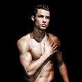 Nauja Cristiano Ronaldo kelnaičių kolekcija: akys krypsta ne tik į pilvo presą