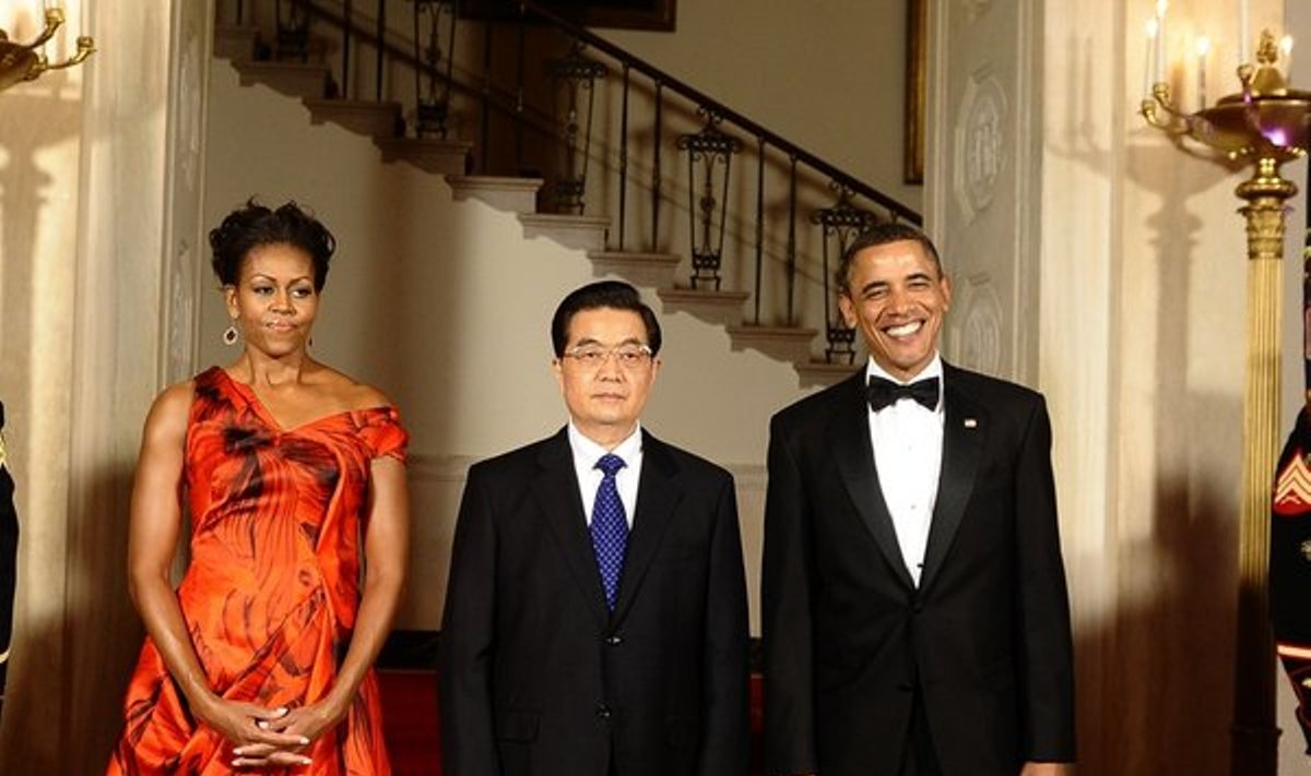 JAV prezidentas Barackas Obama su žmona, centre - Hu Jintao