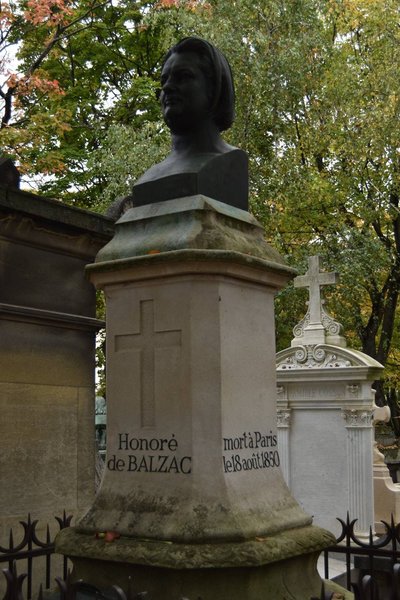 Per Lašezo kapinės Paryžiuje