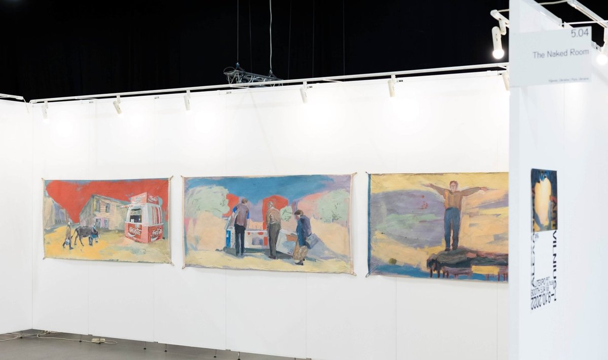 „Rinktinio žiūrovų Ukrainos menininko“ prizasatiteko menininkei iš Ukrainos Alexandrai Kadzevich į mugę atvykusiai su galerija „The Naked Room“